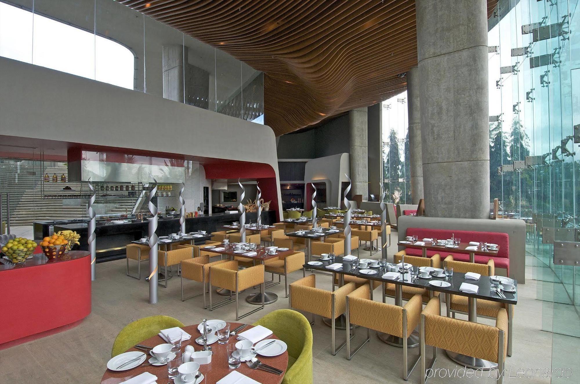 Vivanta Bengaluru, Whitefield Ristorante foto